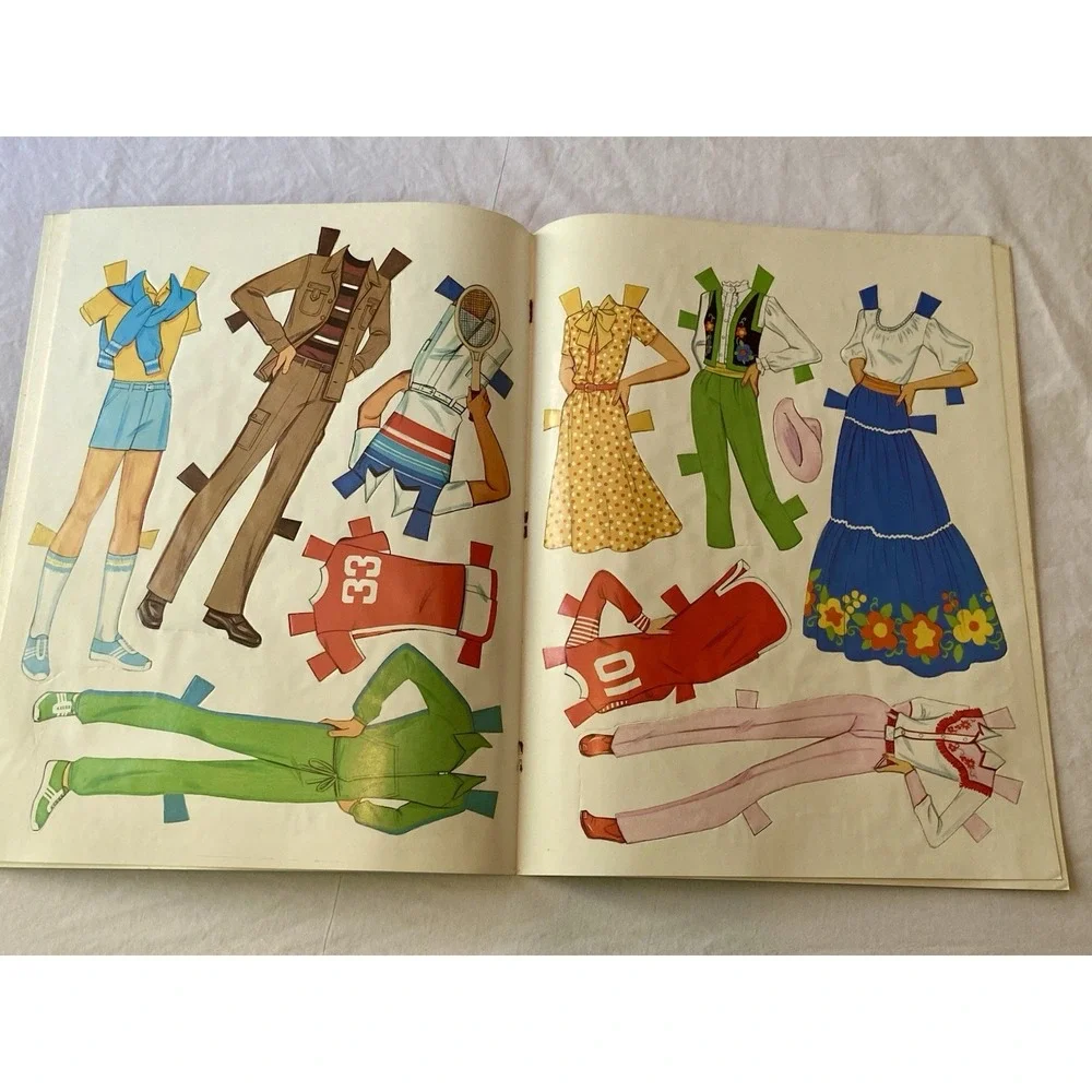 VTG Sunsational Malibu Barbie Paper Doll Book - 1982-1983 Un-Cut Golden